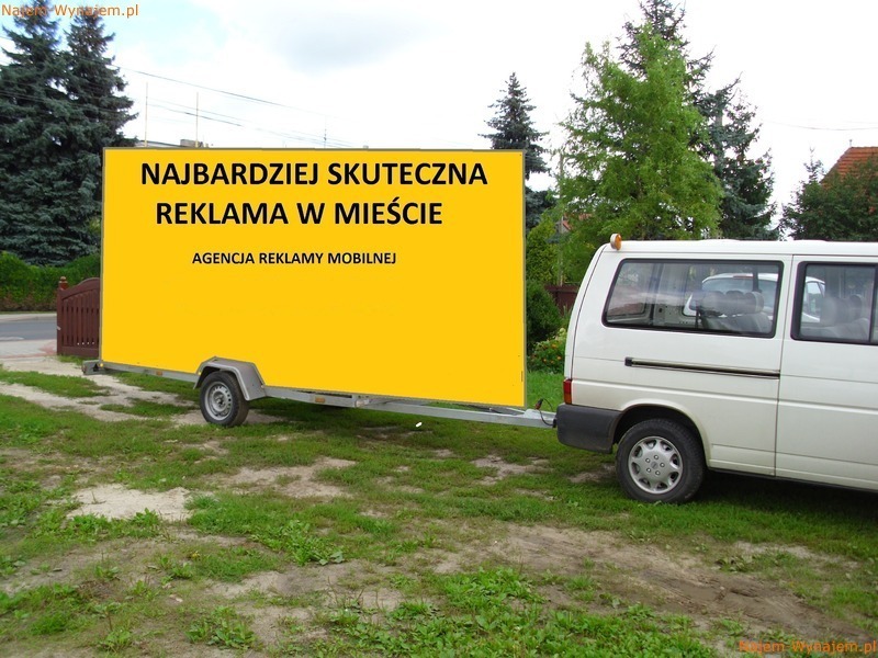 Przyczepa reklamowa, mobilna reklama